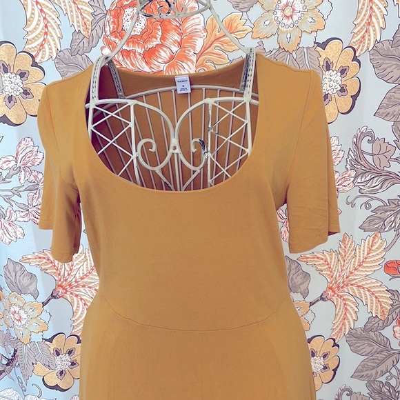 *FINAL SALE* Old Navy Flutter Dress - M - Picture 4 of 8